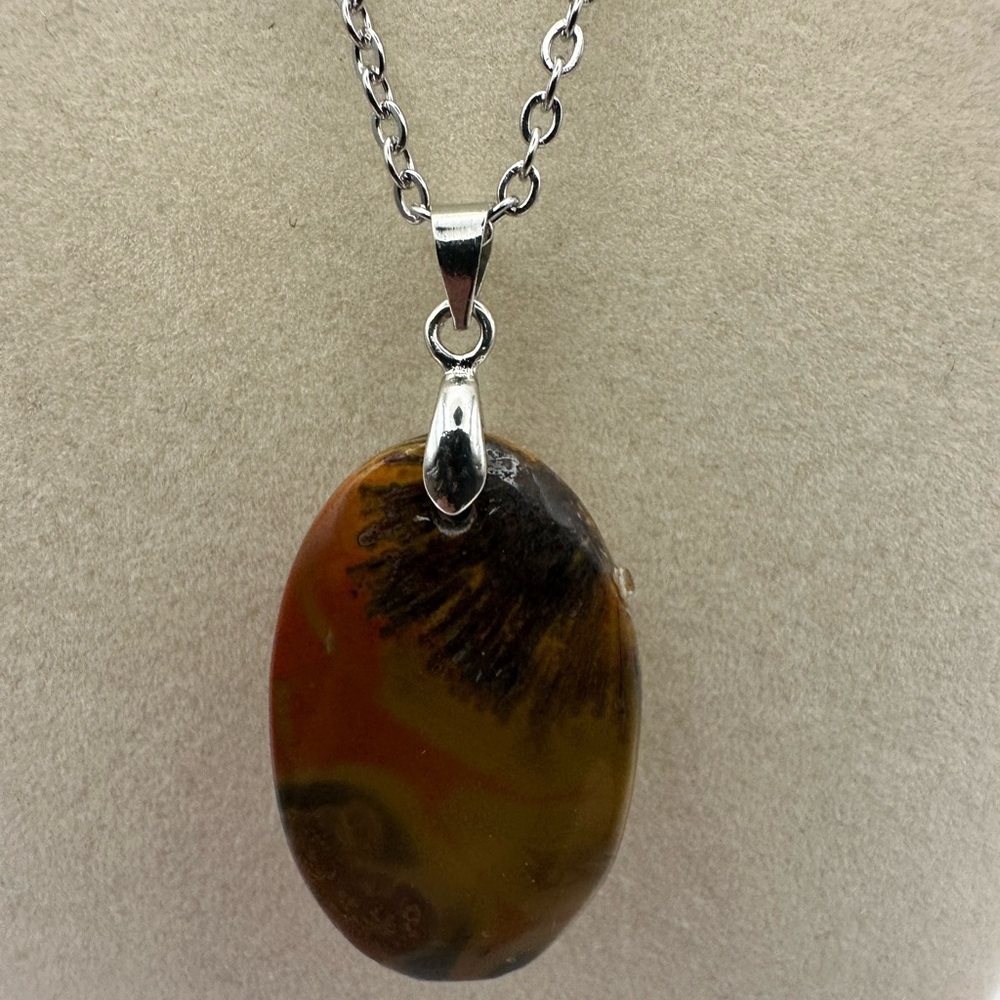 Warring State Agate Pendant on 18โ Stainless Steel Box Chain
